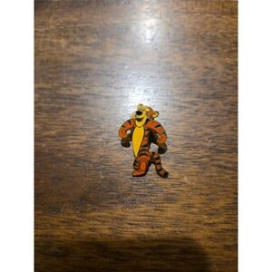 Disney Tigger Hat Lapel Pin Back Metal Vtg Gold Tones WALKING DISNEYLAND
